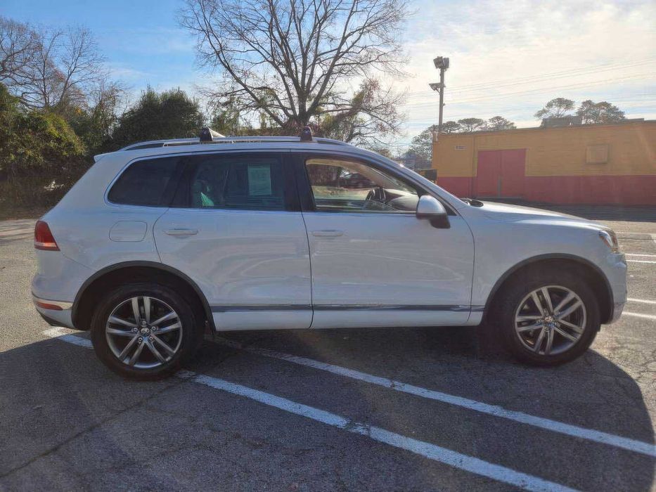 Volkswagen Touareg VR6 Lux      2016