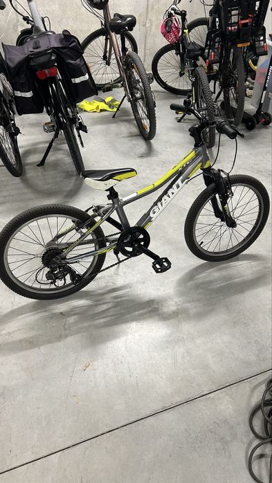 Bicicleta Criança GIANT XTC Jr 20" – Excelente Estado!