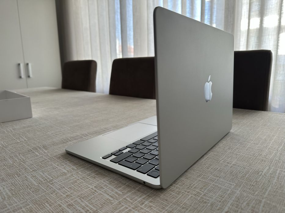 Apple Macbook air 13” M2 2022 8Gb 256GB SSD