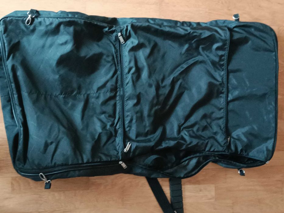 Saco porta fatos de mão ou tiracolo