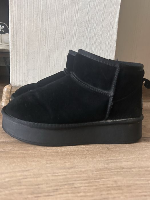 Зимові замшеві угги