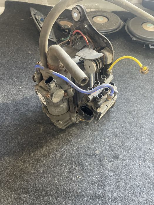 Компрессор пневмоподвески BMW 7 G11 G12