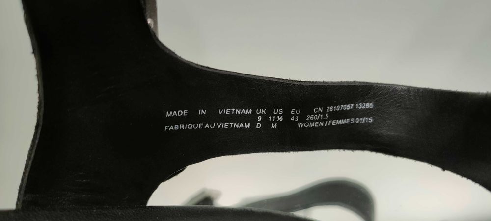 Sandały Clarks r.43