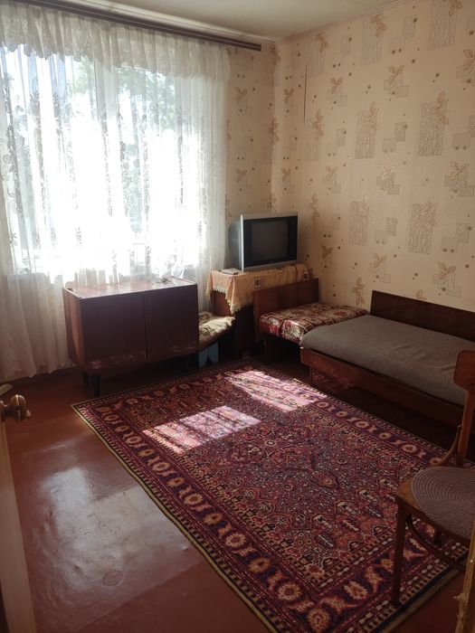 Продам 2-х кімнатну квартиру в центрі Чугуїва
