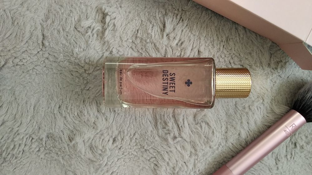 Perfum damski 100 ml.