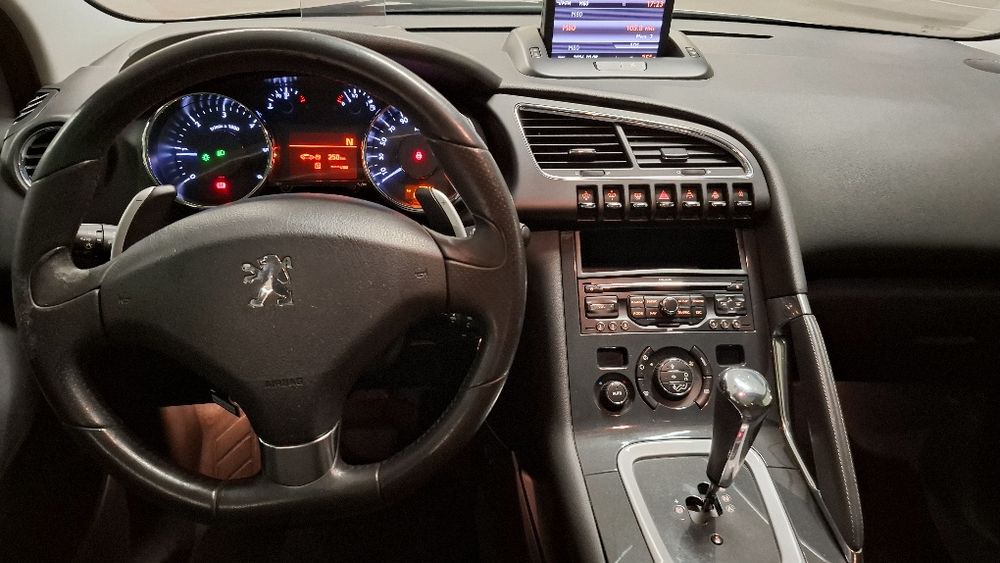 Peugeot 3008  1
6 HD de 2011 183.000km