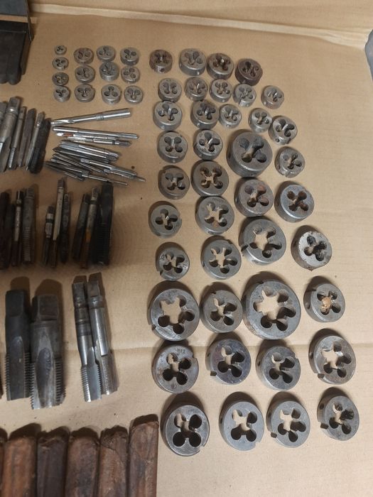 Плашки,мечики, микрометр 25мм,свёрла, развёртки СССР