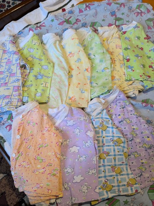 Повзунки, сорочки, розпашонки, шапочки для новонароджених у пологовий