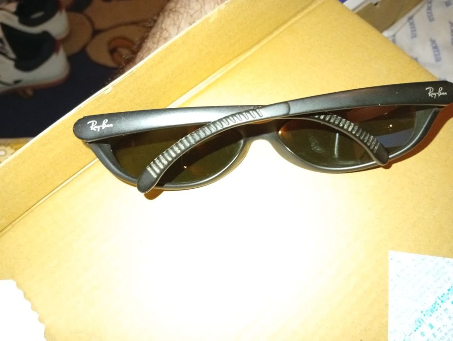 Óculos de sol marca Ray Ban