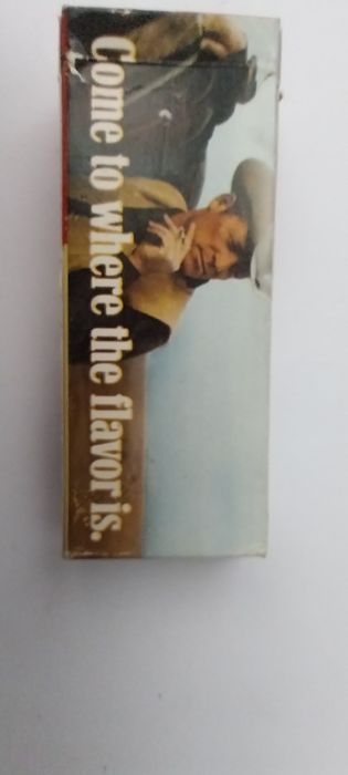 Caixa cigarros Marlboro vazia