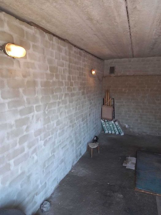 Кап. гараж 24кв.м в центре города. возле Арман Мебель. По ул. Седова.