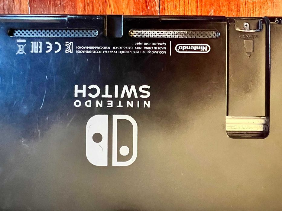 Nintendo Switch V2 com jogos e acessórios