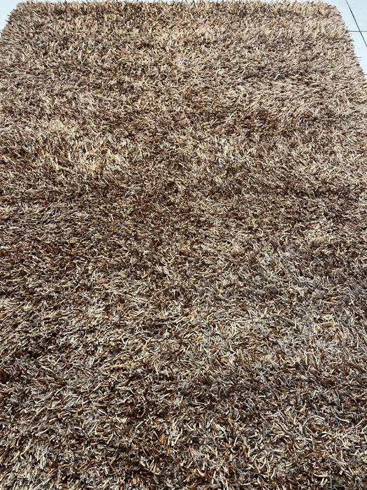 Tapete de pêlo alto - tons castanhos