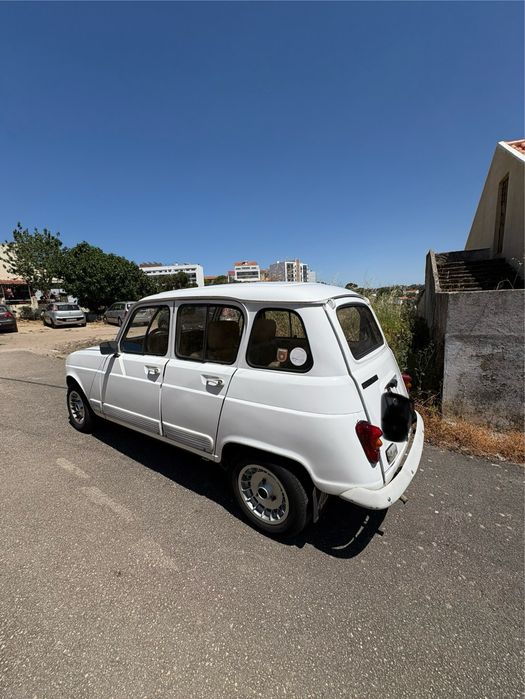 Renault 4L GTL em bom estado