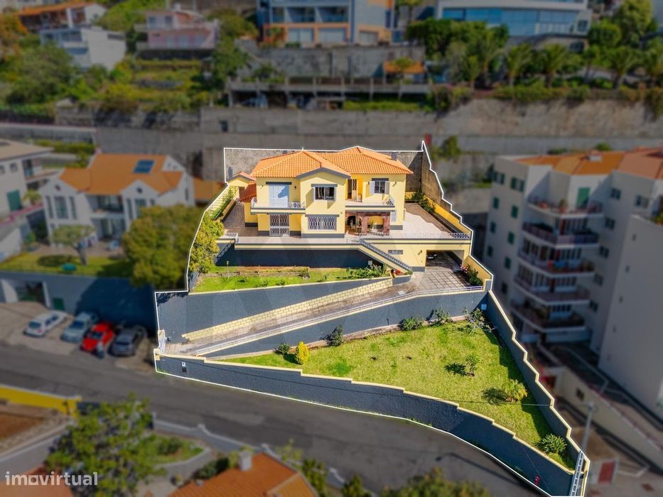 Moradia T7 Vista Mar e Jardim  no Alto do Amparo São Martinho