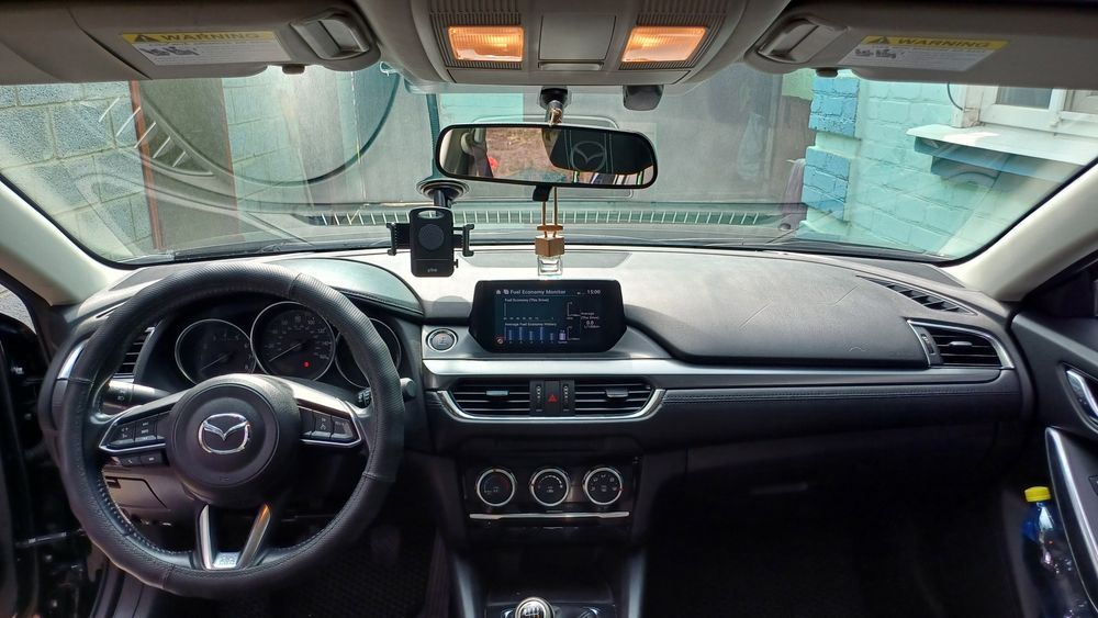 Автомобіль Mazda 6