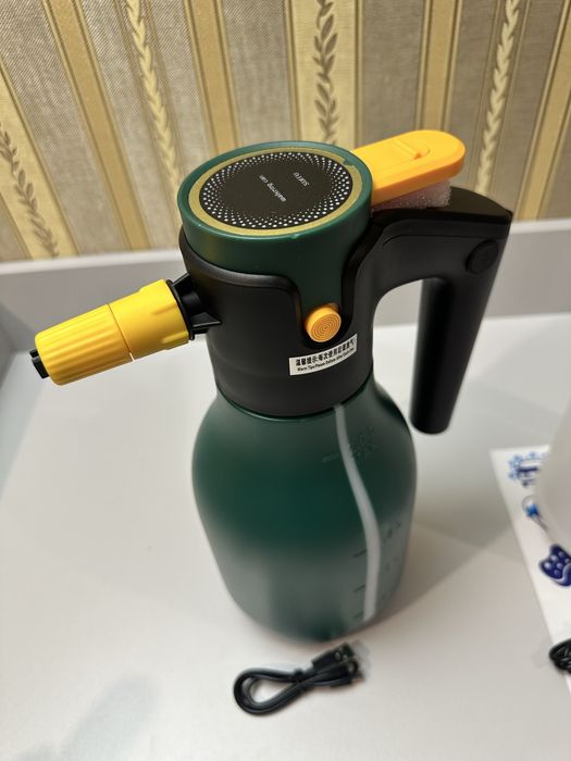 Пенник для мойки аккумуляторный. Пінник. Пенораспылитель