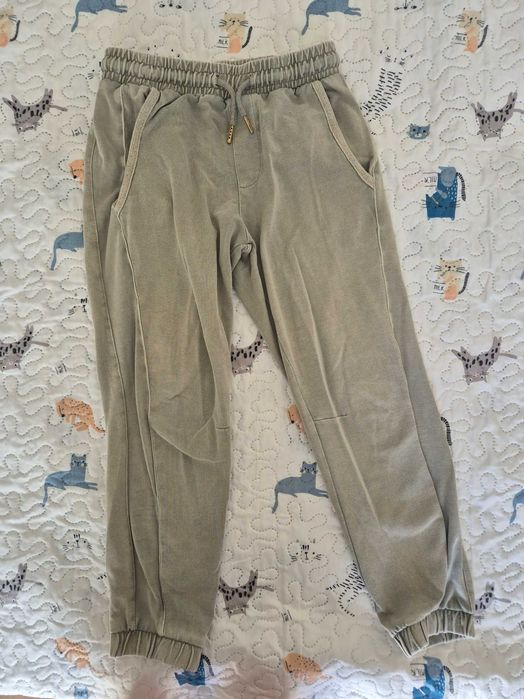 Spodnie chłopięce dresowe joggery Reserved 140