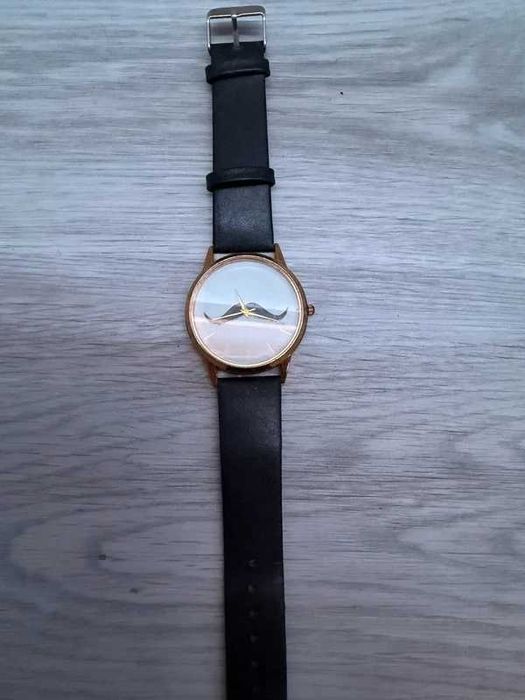 Relógio Minimalista "Bigode / Mustache" Casual