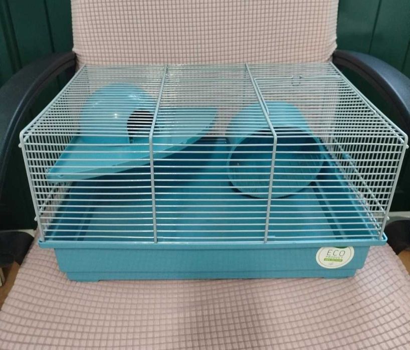 Gaiola para Hamster Azul – excelente estado mais Bebedouro Oferta