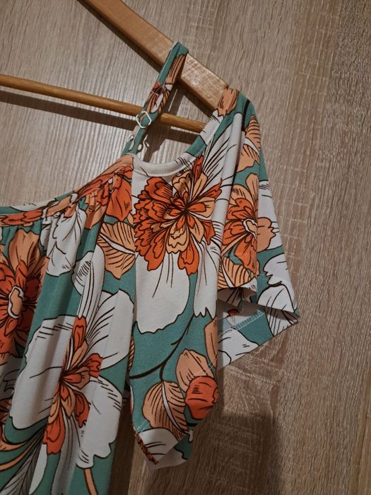 Sukienka w kwiaty