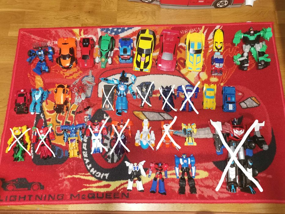 24 Zabawki Transformers, różne.