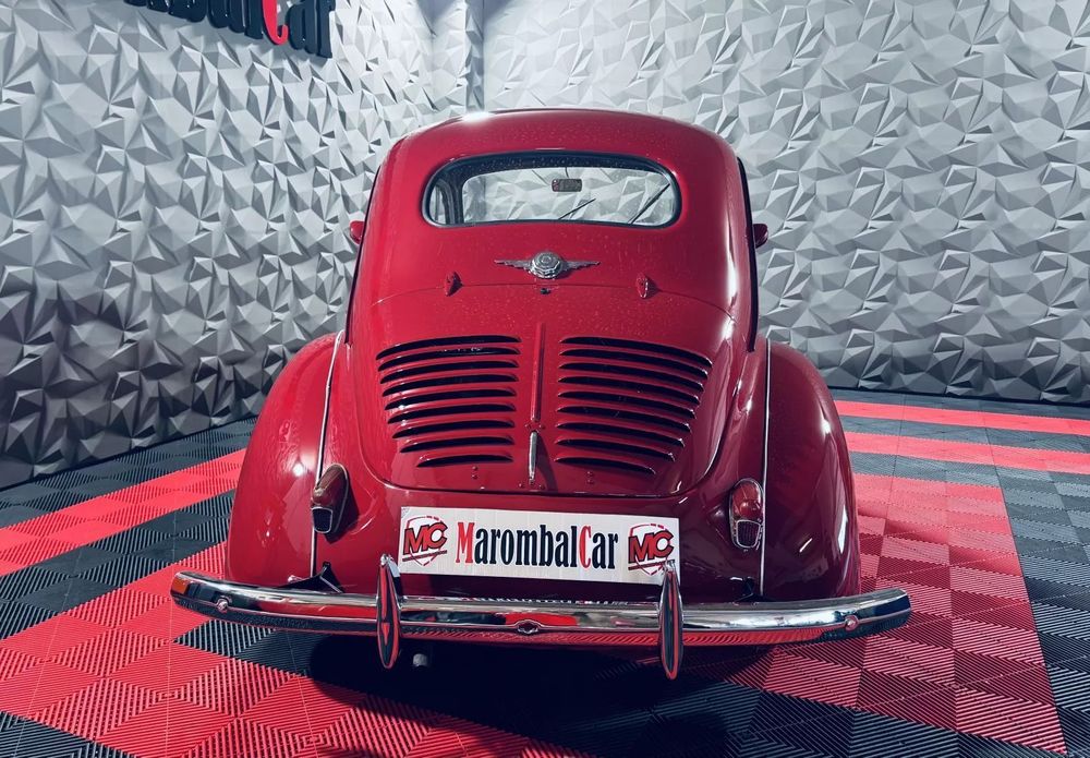 Renault 4 CV Ladybug64966186096385123