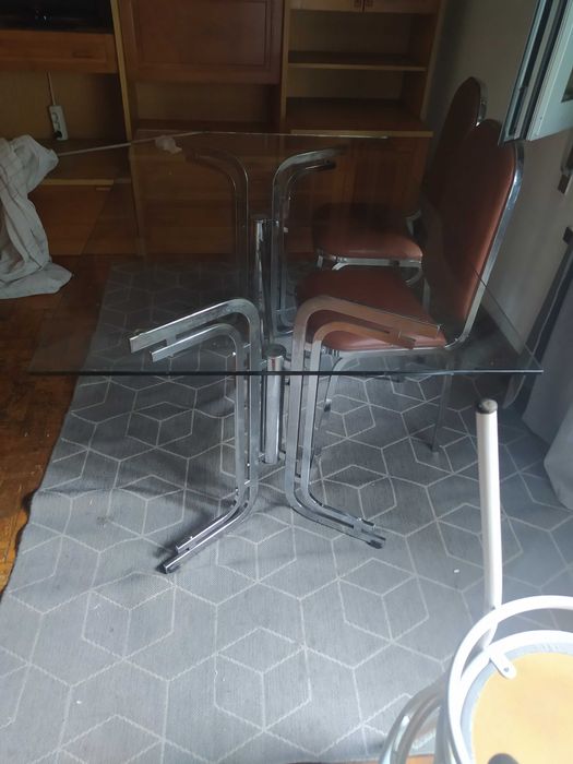 Mesa de jantar em vidro