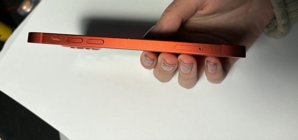 IPhone 12, 128 Гб в чудовому стані. Заряд батареї 82%