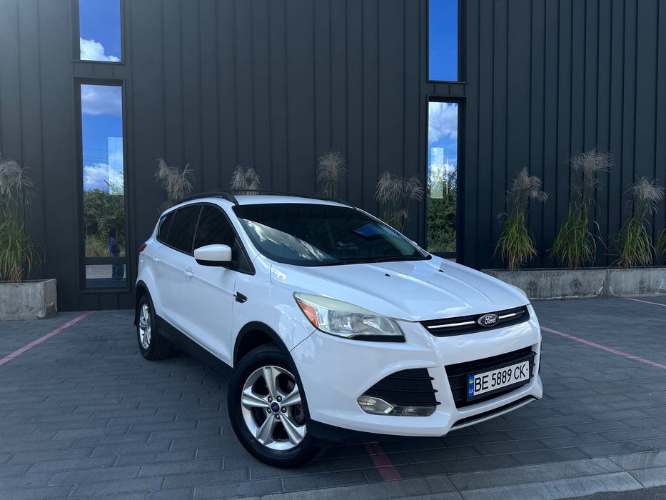 Автомобіль Ford Escape