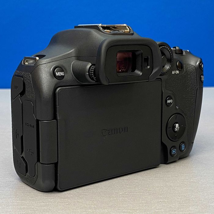 Canon EOS R7 (Corpo) - 32.5MP