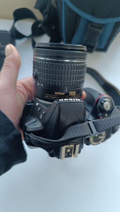 Máquina fotográfica Nikon D3300 com lente 18-55 e bolsa