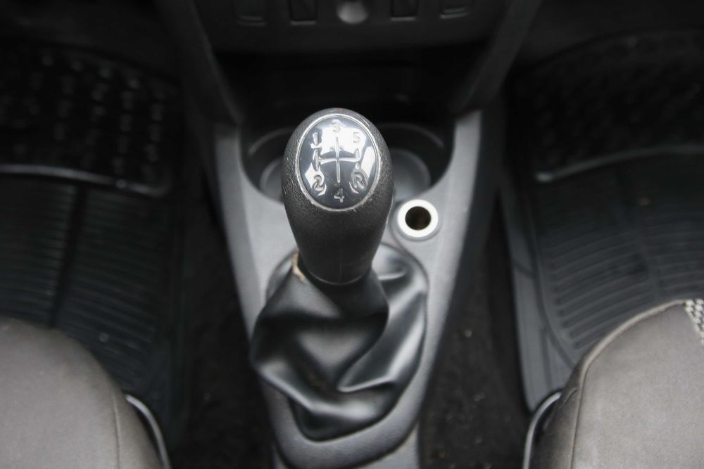 Renault Logan 2013
