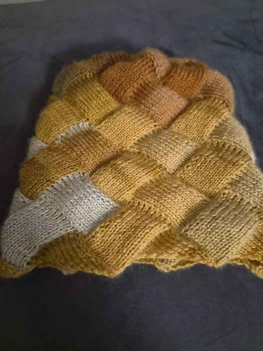 Kolorowa Czapka entrelac