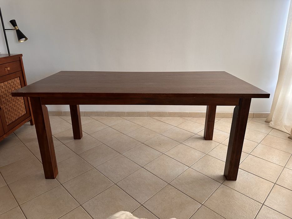 Mesa de madeira 180x90 em boas condições