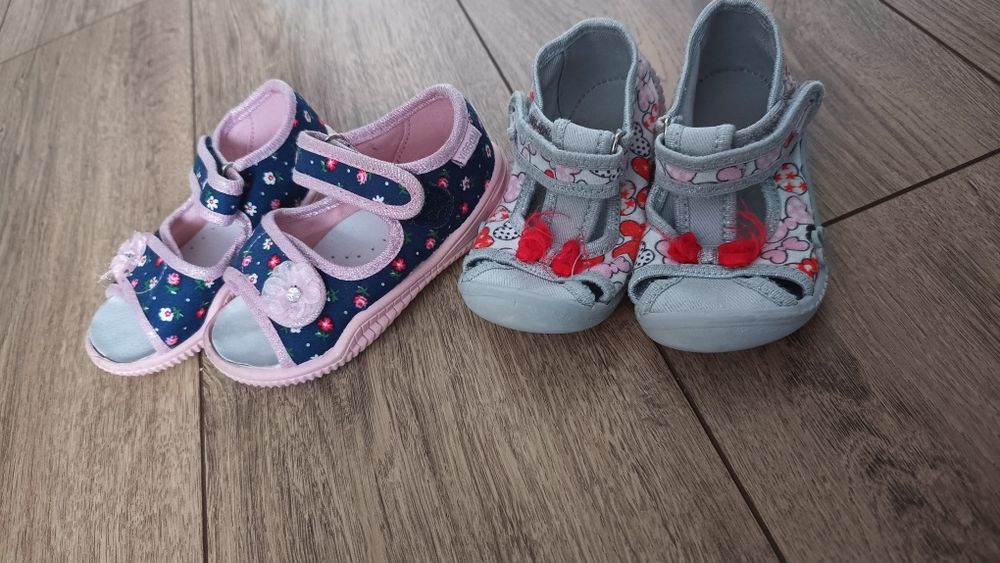 Kapcie Viggami rozmiar 24 i 25