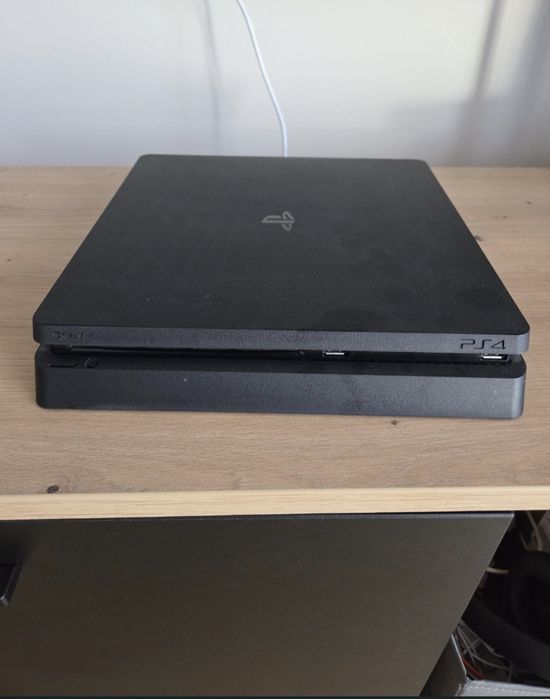 PlayStation 4 stan bardzo dobry