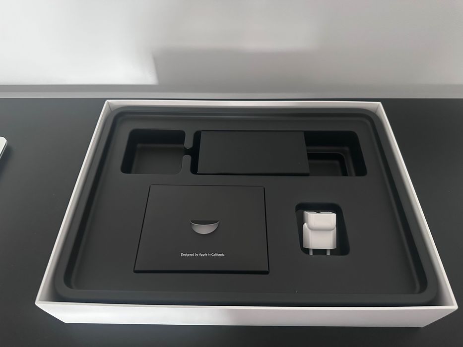 MacBook Air 13 512GB SSD, 8MB RAM