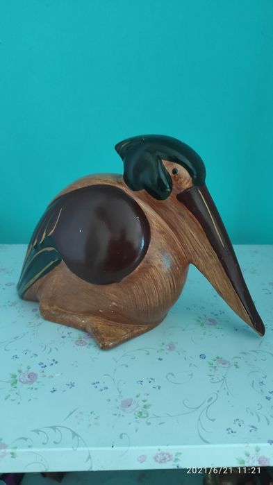 Diversas peças de louça de decoração