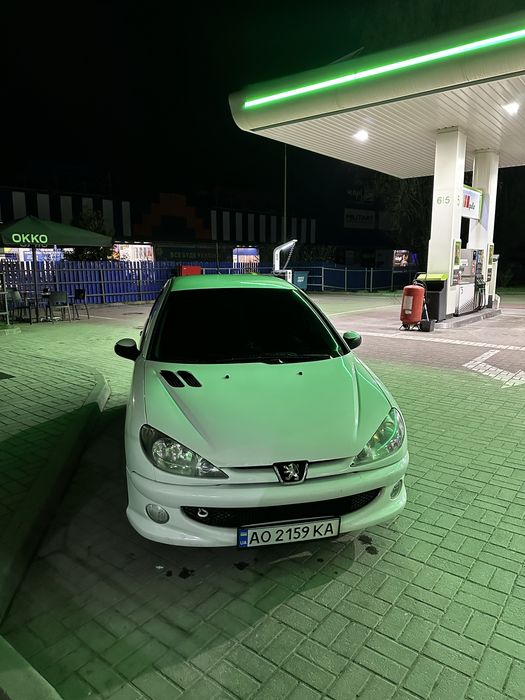 Peugeot 206 2006 р 1.4 дизель