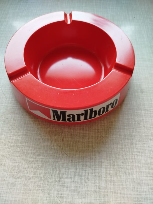 Oryginalna popielniczka Marlboro z XX w.