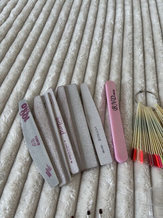 Conjunto de coisas variadas para unhas