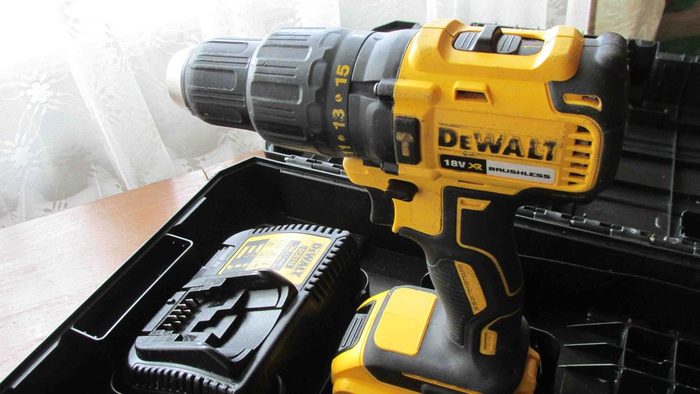 Dewalt DCD 778 18V wkrętarka profes. Bezszczotkowa Obr 500/1750 udar