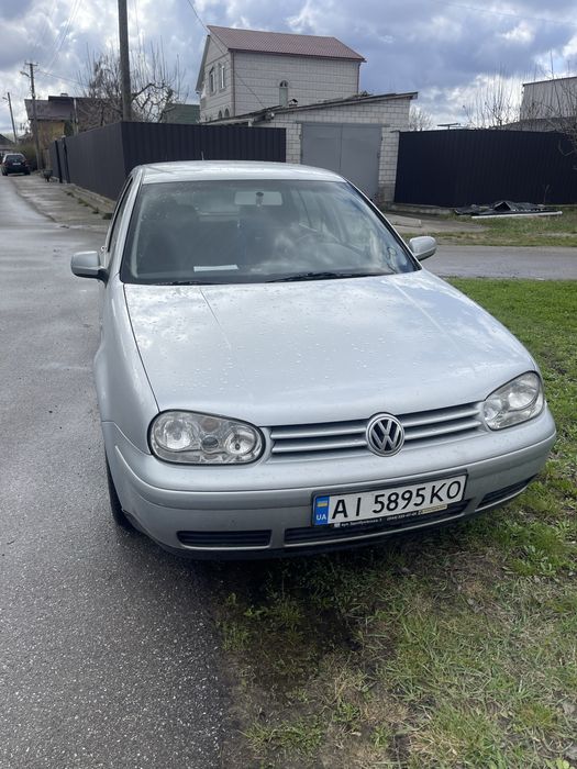 Volkswagen Golf 4 1.6 бензин 2001