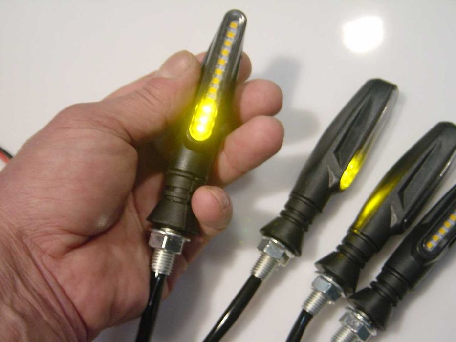 Piscas LED para mota com acendimento sequencial