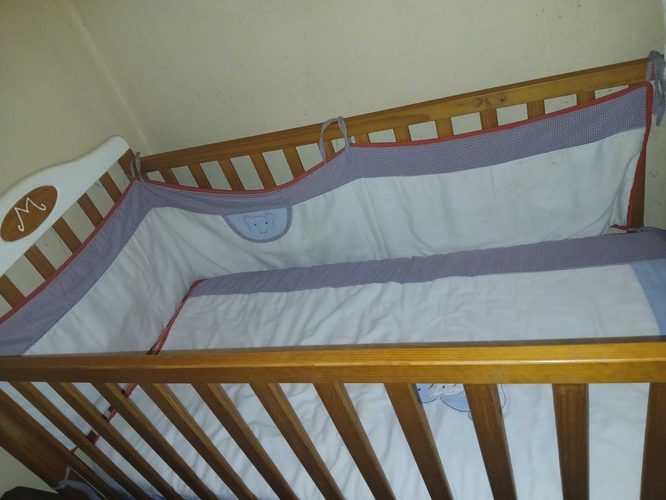 Cama de bebé/ criança