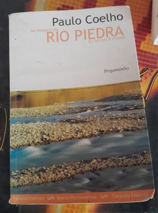 Varios livros para desocupar