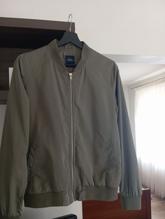 Kurtka wiatrówka damska