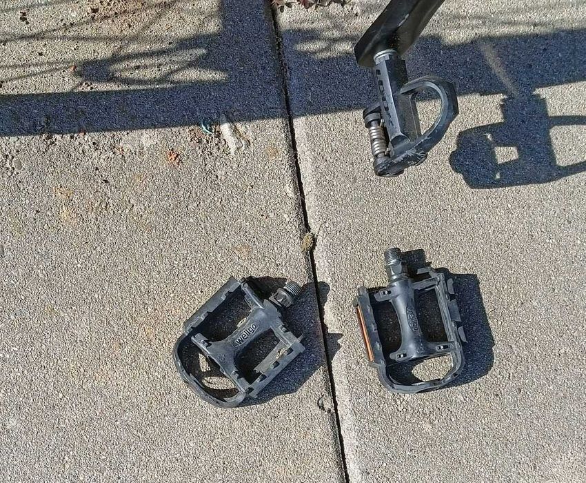 Rower Giant Contend AR 4 Charcoal XL, pedały SPD gratis