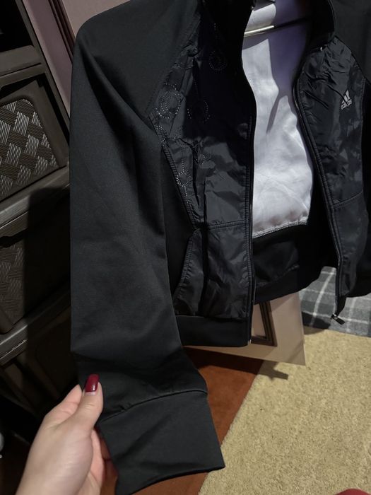 Продаю спортивный костюм женский